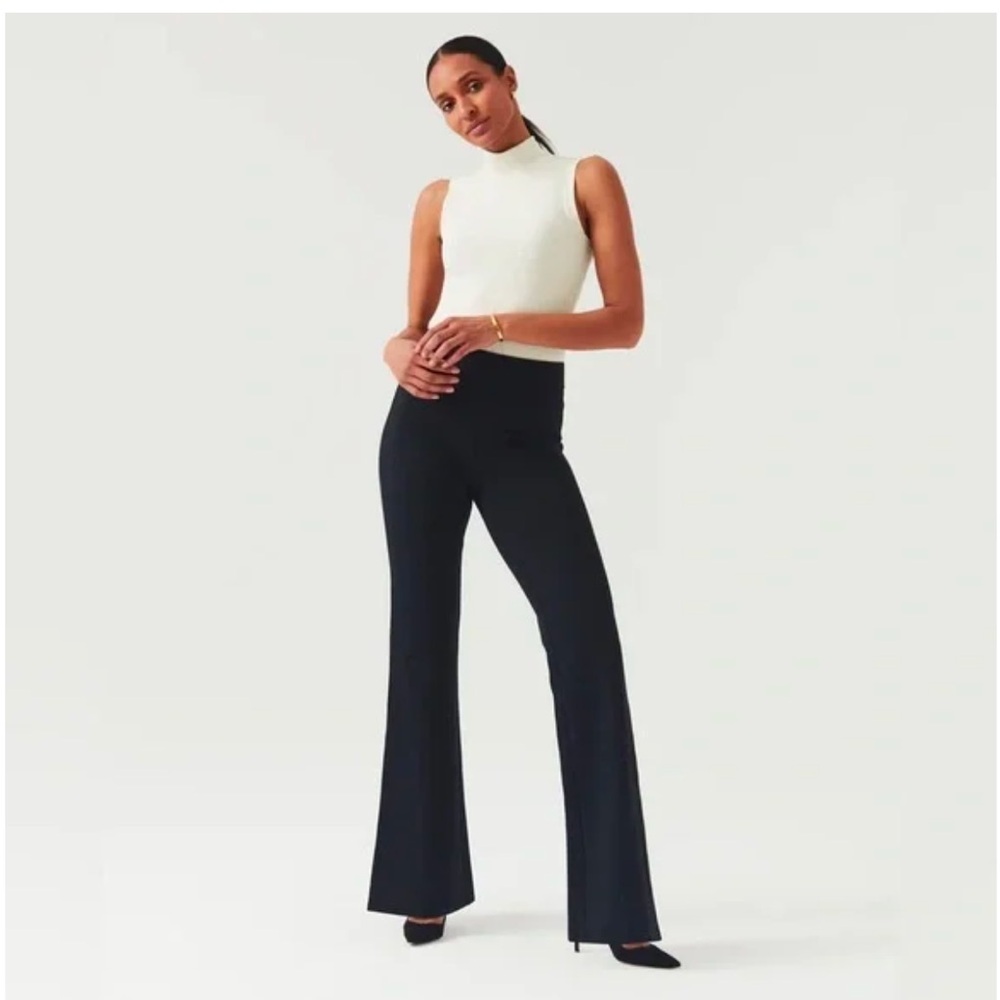 Spanx the perfect double split pant. I’m size small/ 4-6 and these fit good